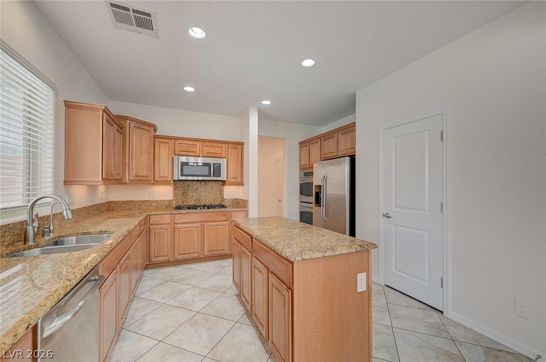 2556 Chateau Clermont Street