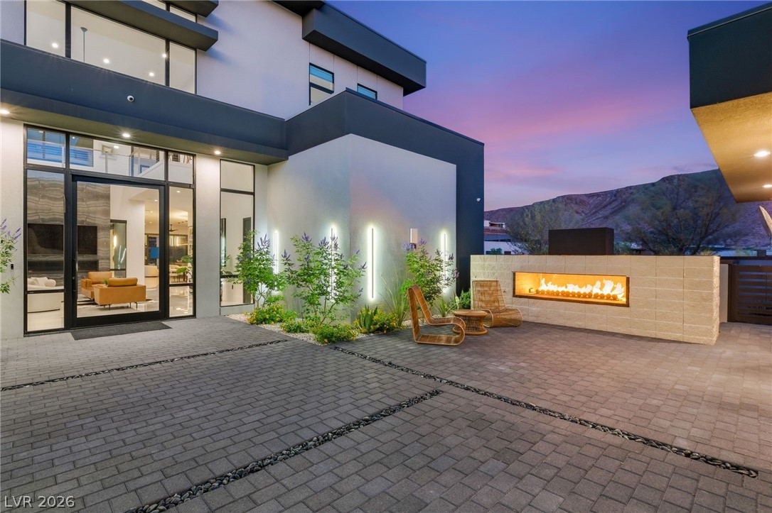 14 SANCTUARY PEAK Court