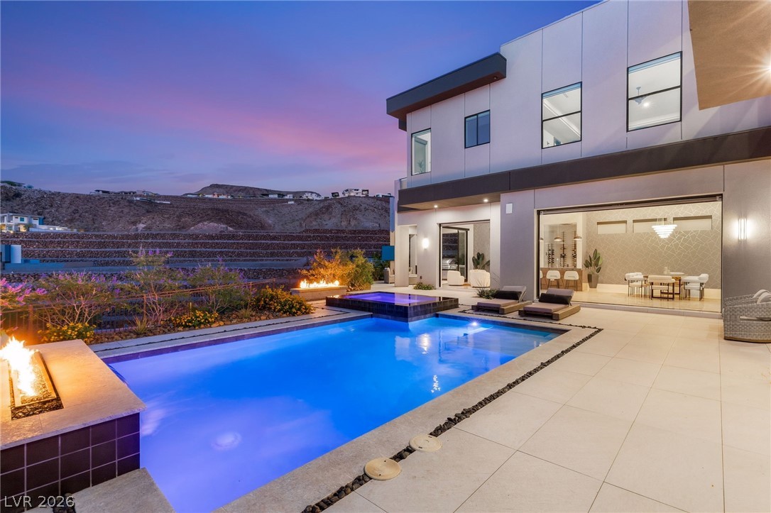 14 SANCTUARY PEAK Court