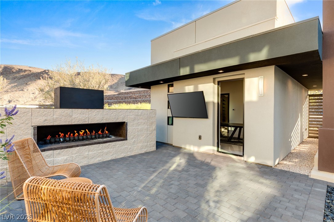 14 SANCTUARY PEAK Court