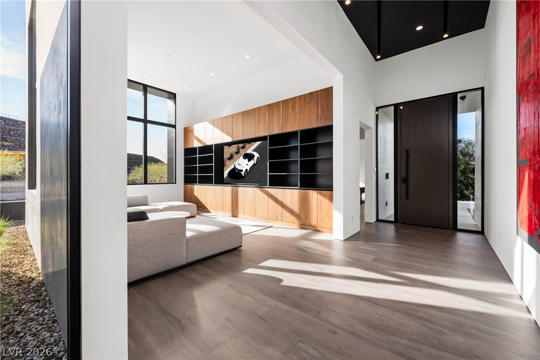 10 Sanctuary Peak Court