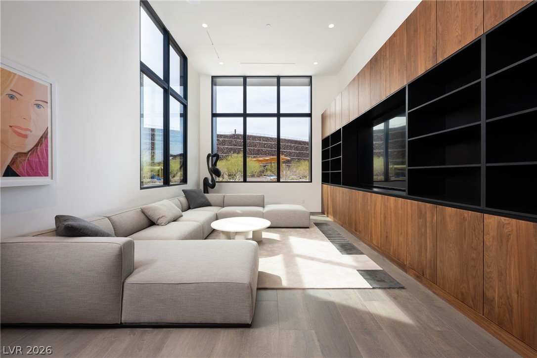 10 Sanctuary Peak Court