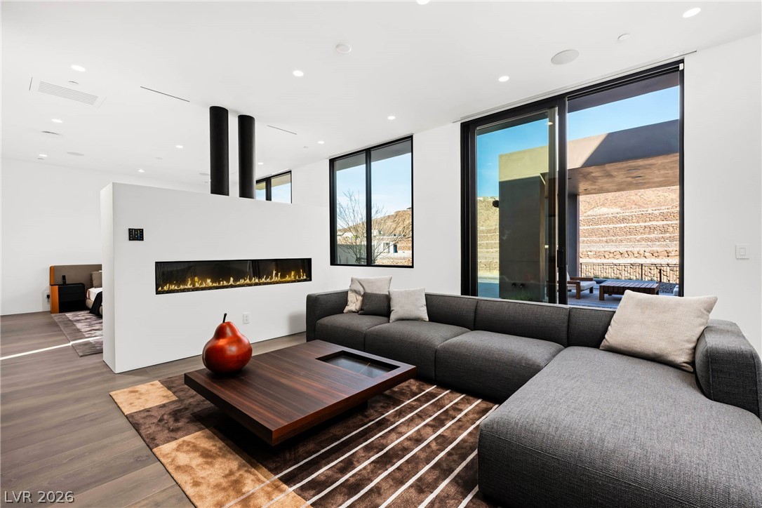 10 Sanctuary Peak Court