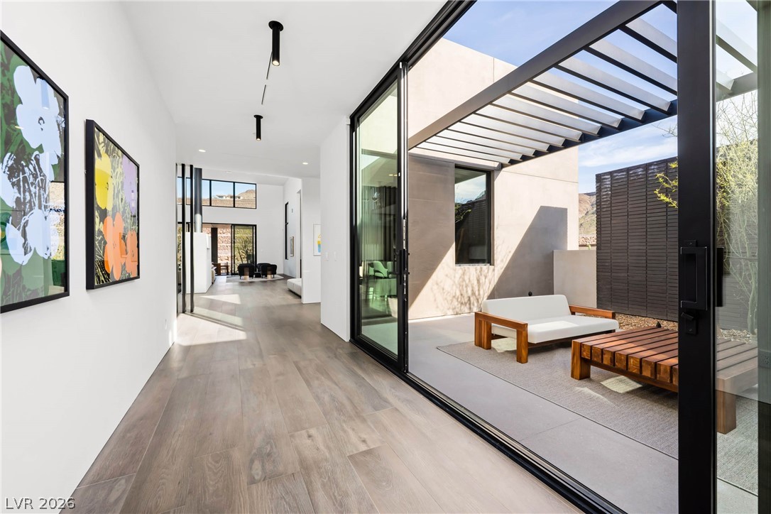 10 Sanctuary Peak Court