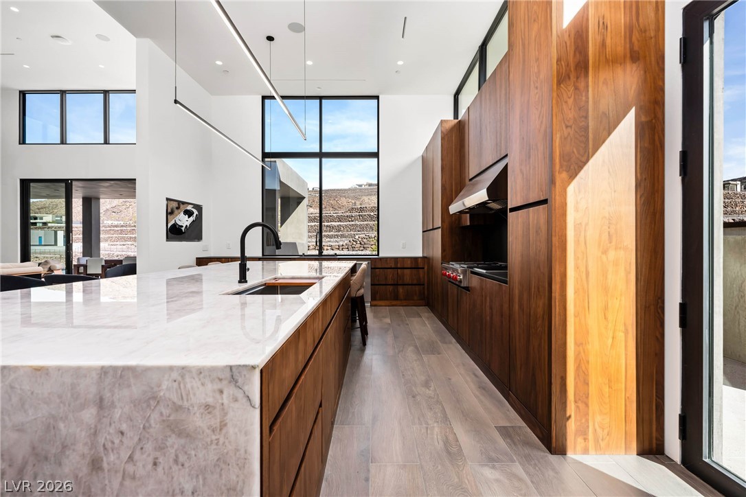 10 Sanctuary Peak Court