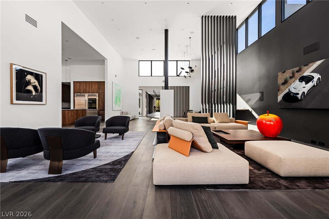 10 Sanctuary Peak Court