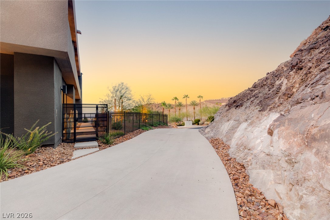 625 Sleeping Dragon Drive