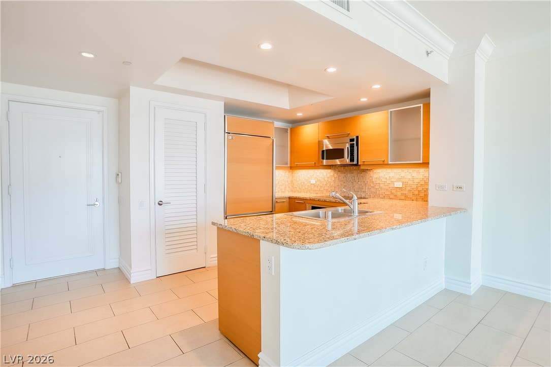 222 Karen Avenue 2506