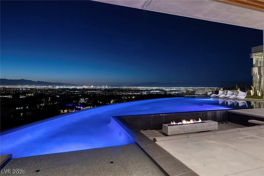 621 Majestic Rim Drive