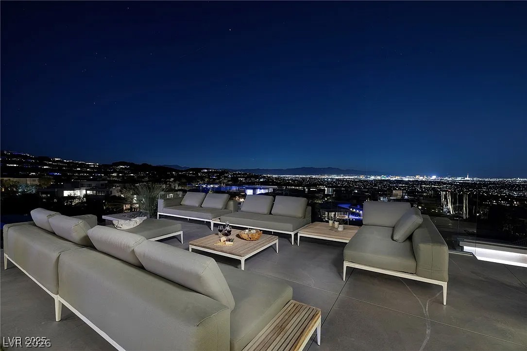 621 Majestic Rim Drive