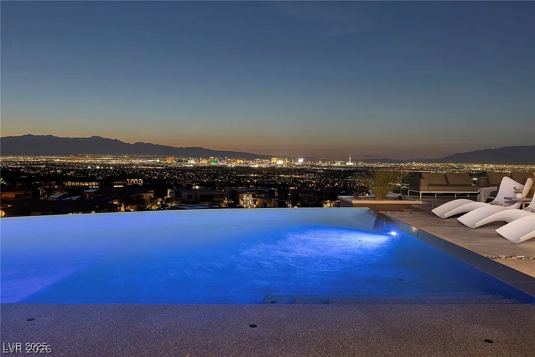 621 Majestic Rim Drive