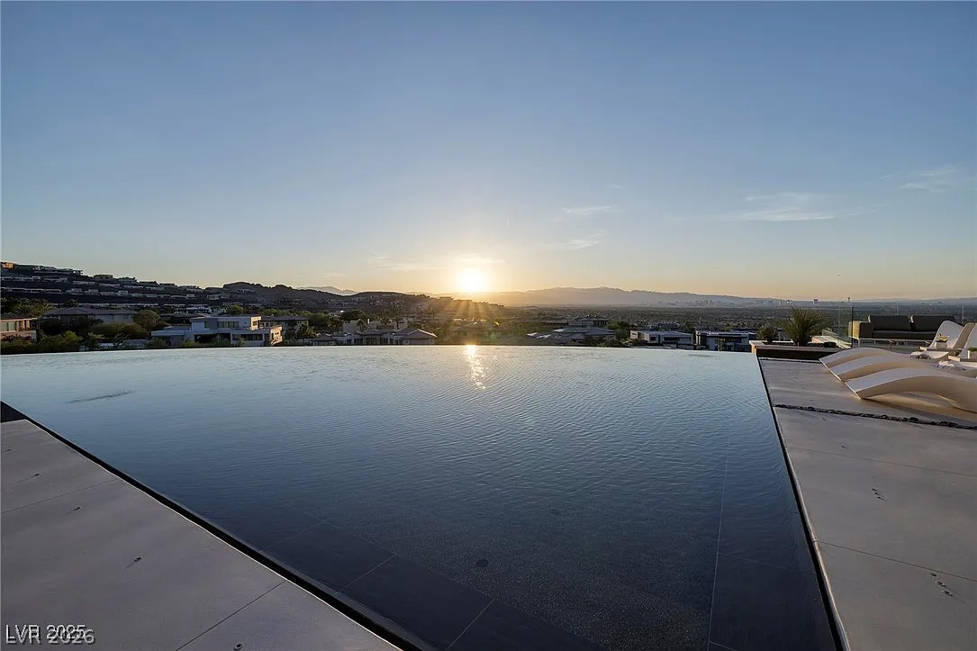 621 Majestic Rim Drive