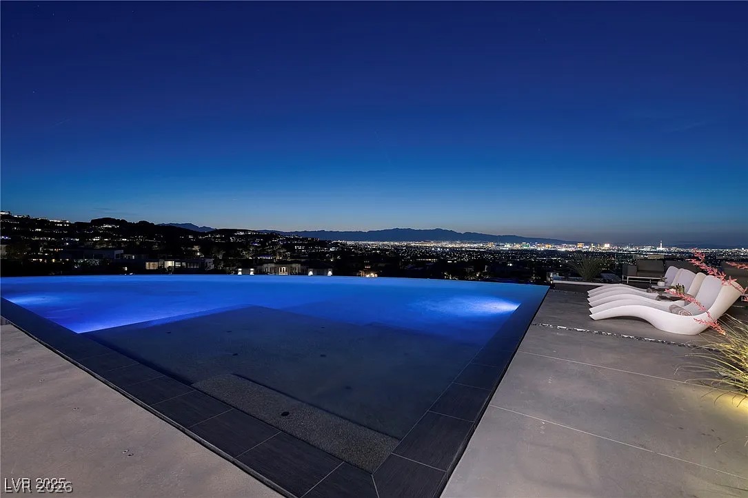 621 Majestic Rim Drive