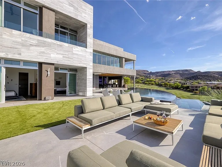 621 Majestic Rim Drive