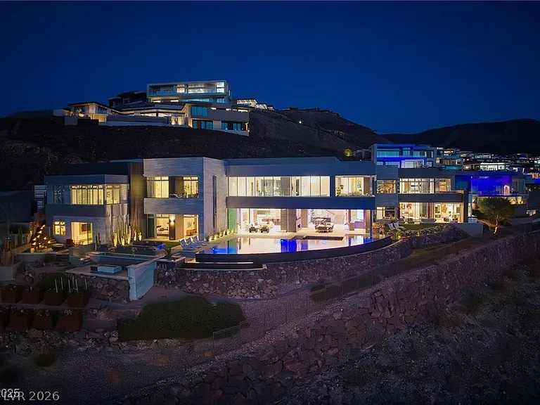 621 Majestic Rim Drive