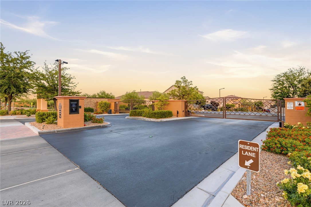 12225 Los Mares Lane