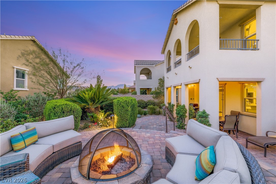 12225 Los Mares Lane