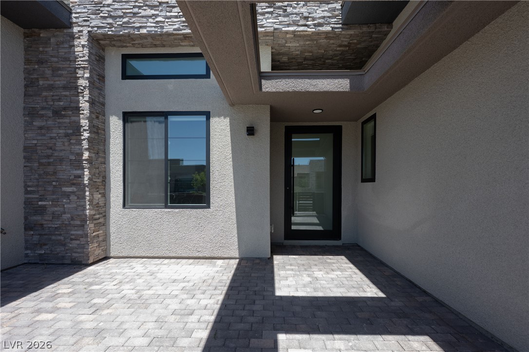 413 Vista Sunset Avenue