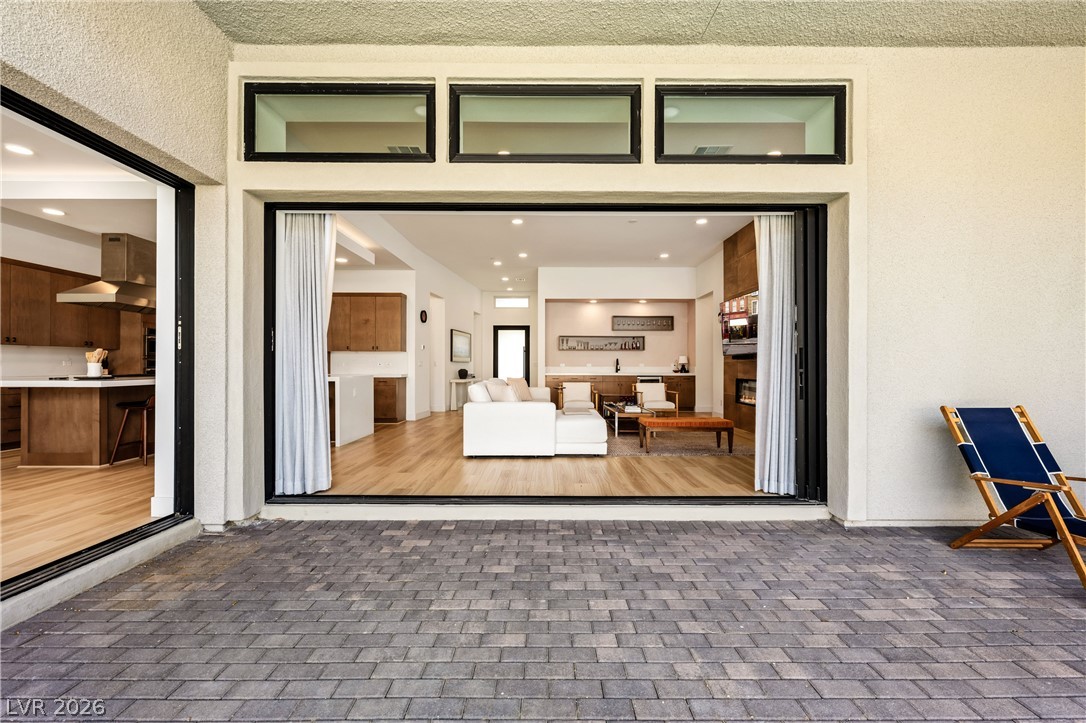 413 Vista Sunset Avenue