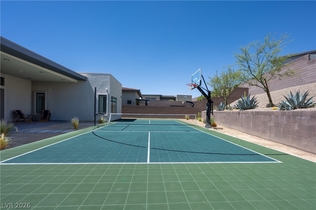 413 Vista Sunset Avenue