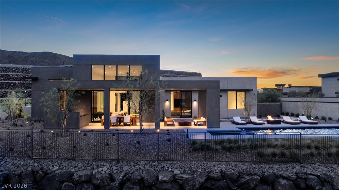 10 Sanctuary Peak Court