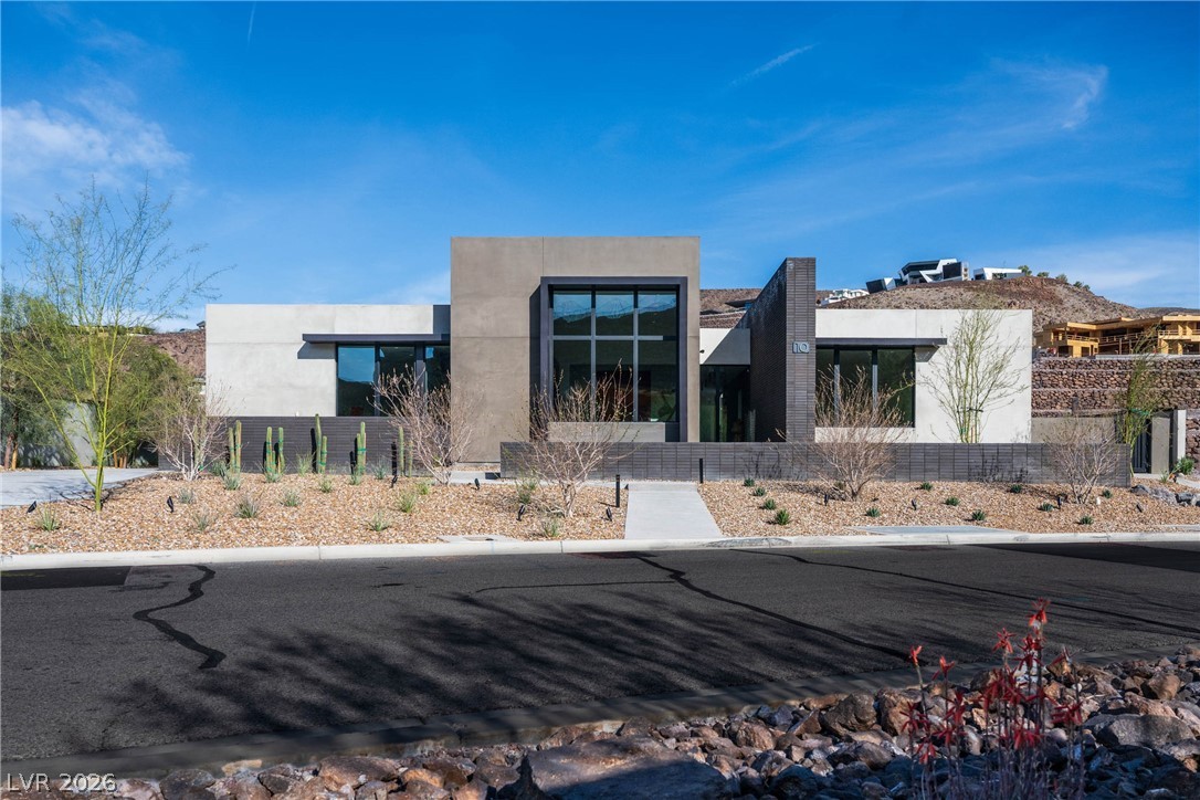 10 Sanctuary Peak Court