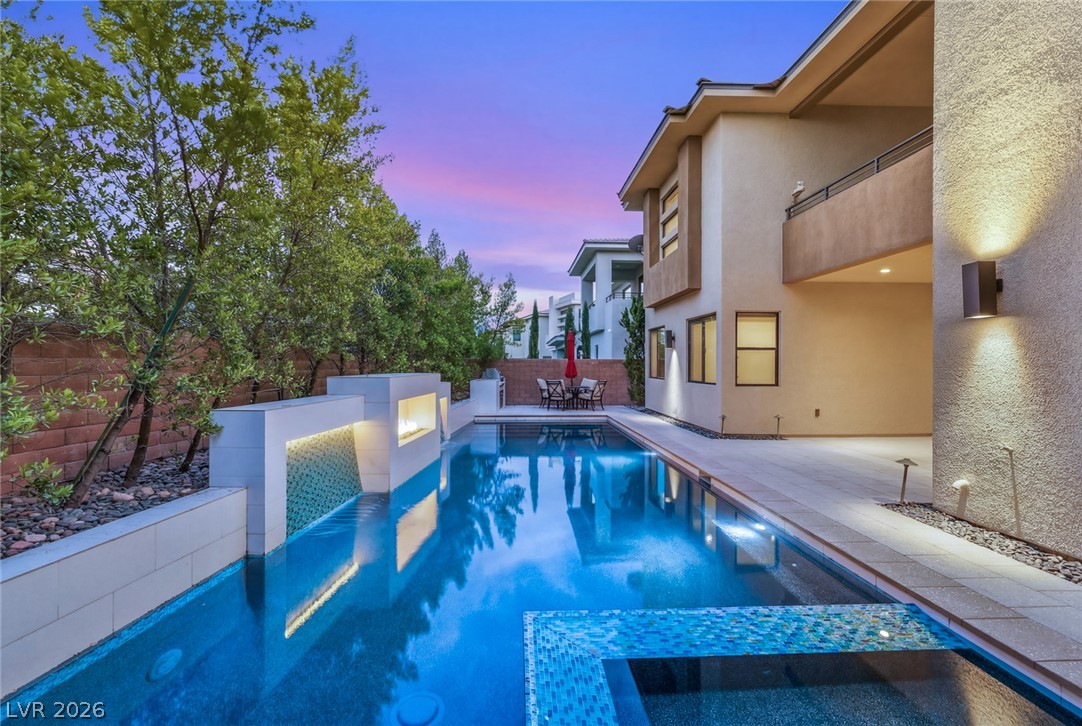 64 Grey Feather Drive