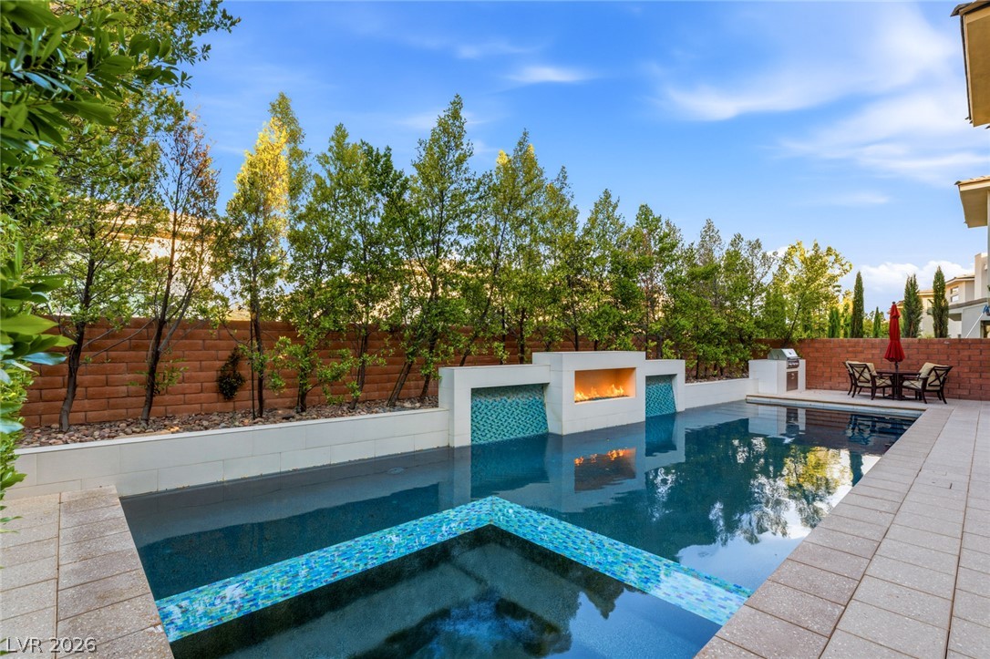 64 Grey Feather Drive