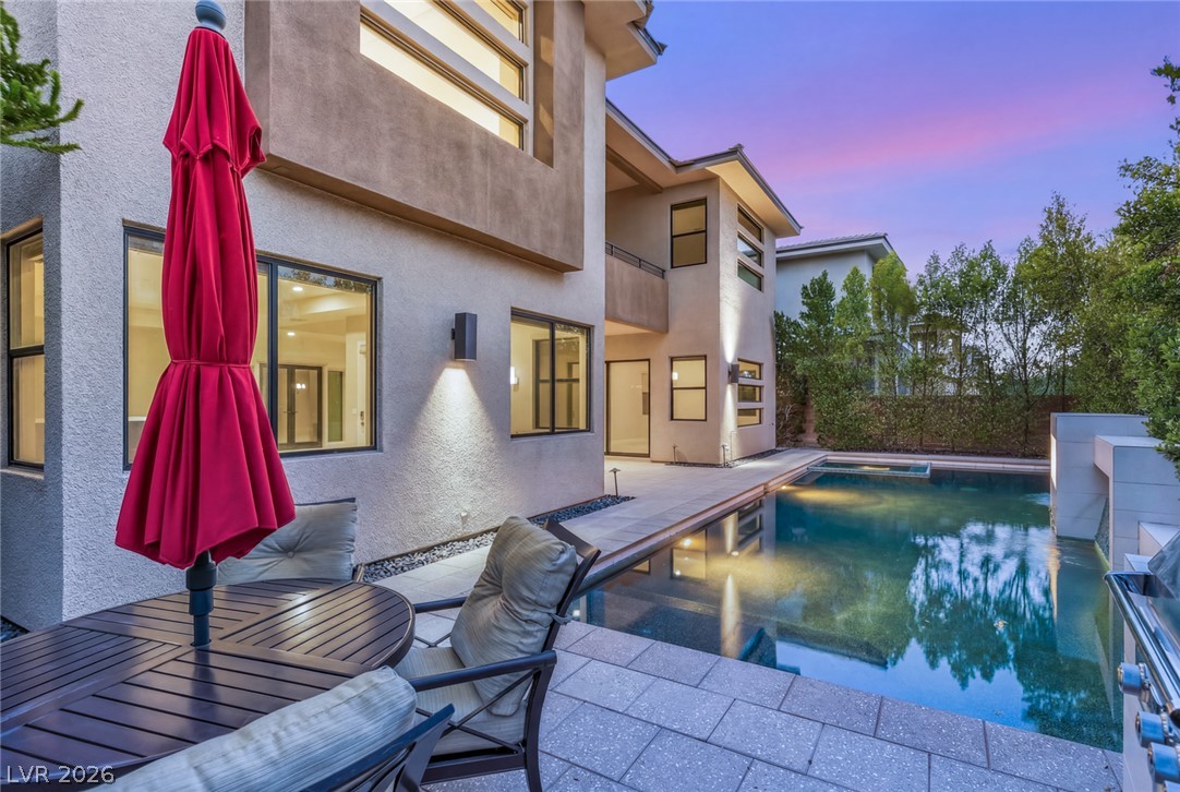 64 Grey Feather Drive
