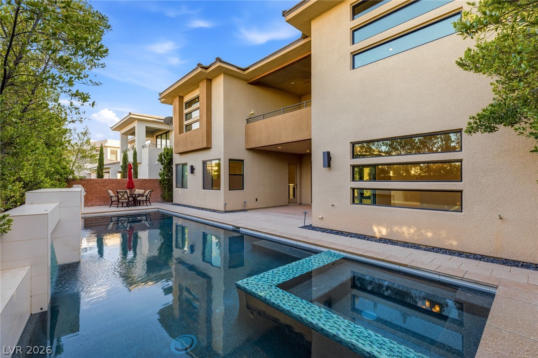 64 Grey Feather Drive