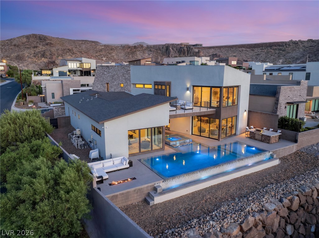2208 Overlook Canyon Lane