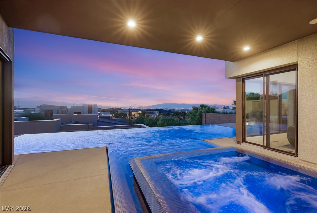 2208 Overlook Canyon Lane