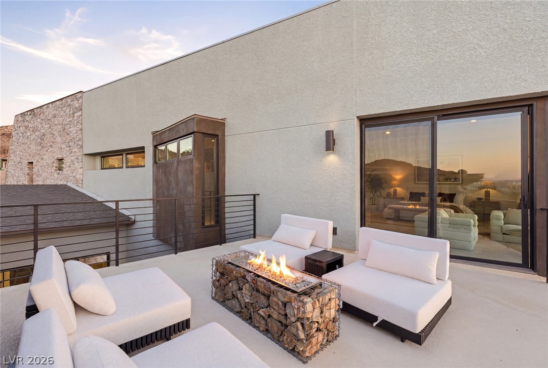 2208 Overlook Canyon Lane