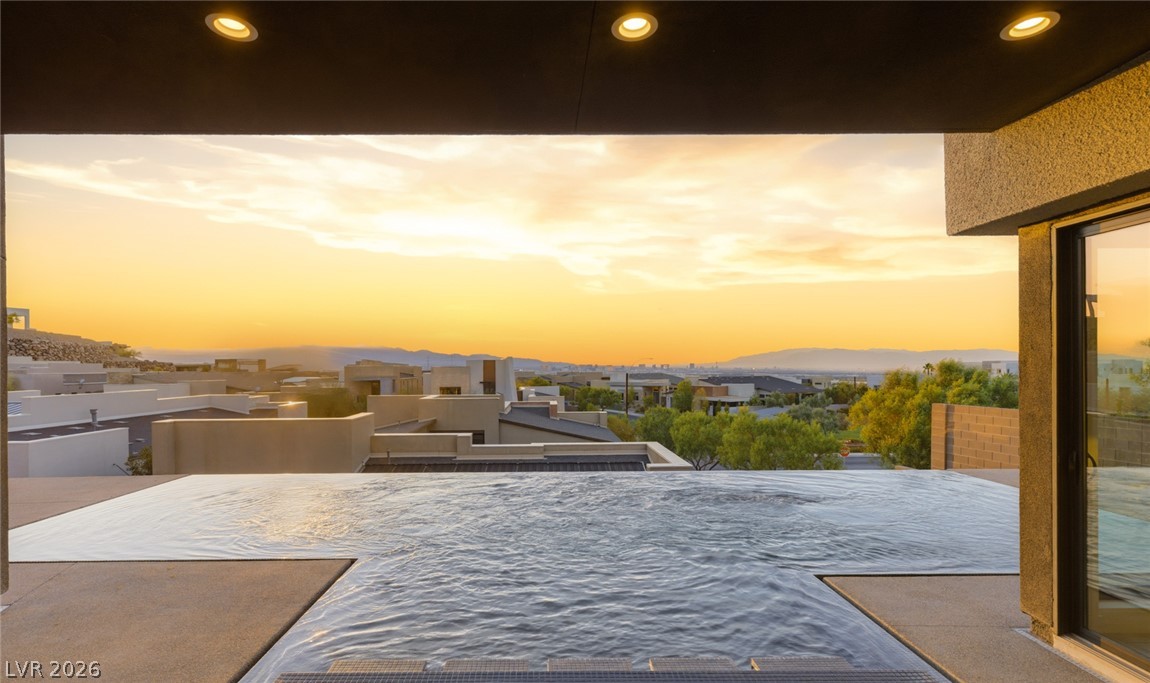 2208 Overlook Canyon Lane