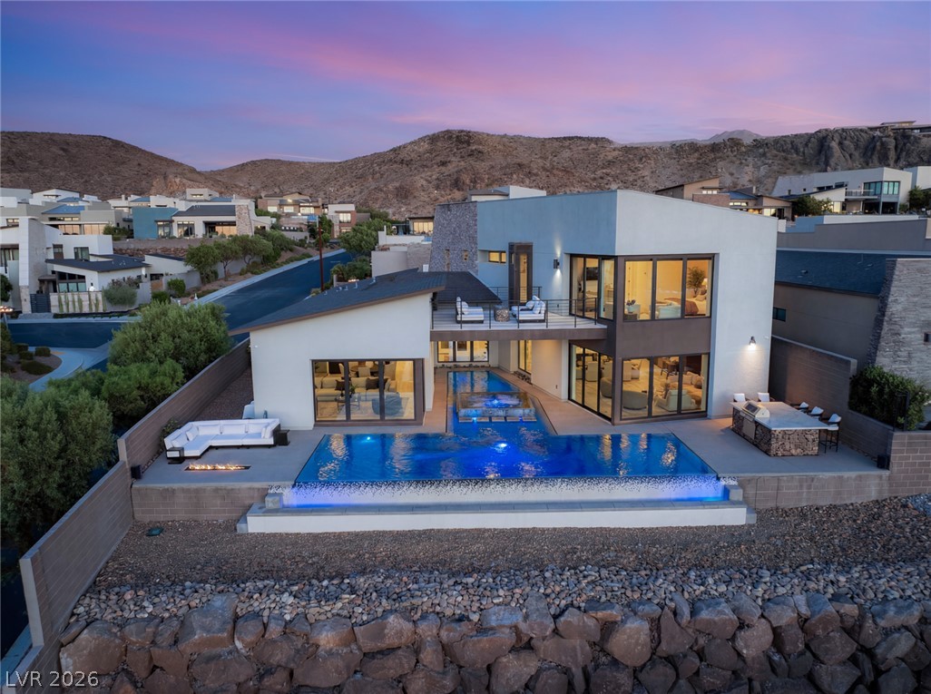 2208 Overlook Canyon Lane