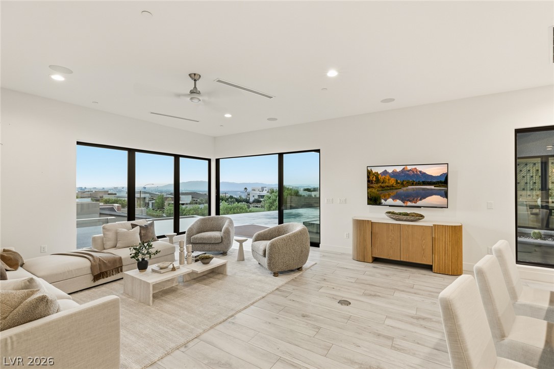 2208 Overlook Canyon Lane