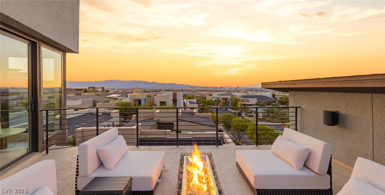 2208 Overlook Canyon Lane
