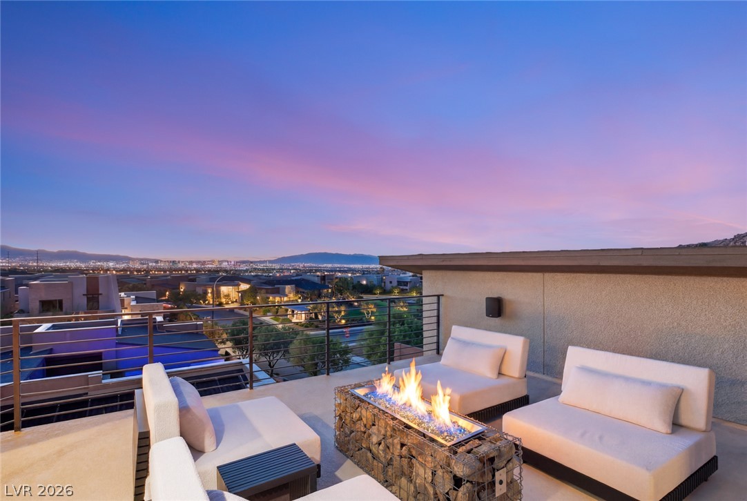 2208 Overlook Canyon Lane