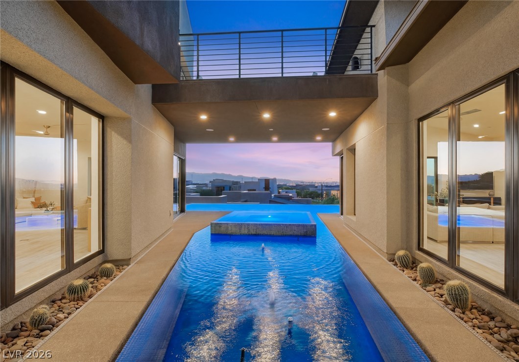 2208 Overlook Canyon Lane