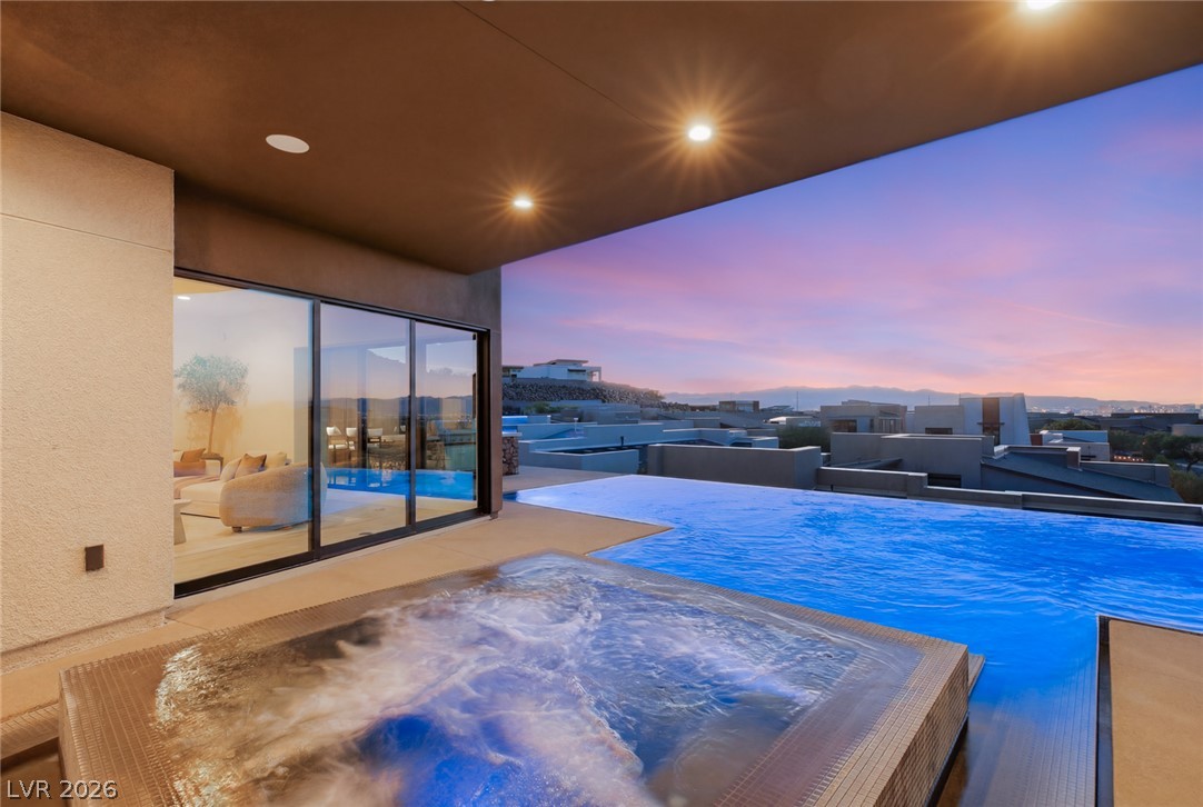 2208 Overlook Canyon Lane