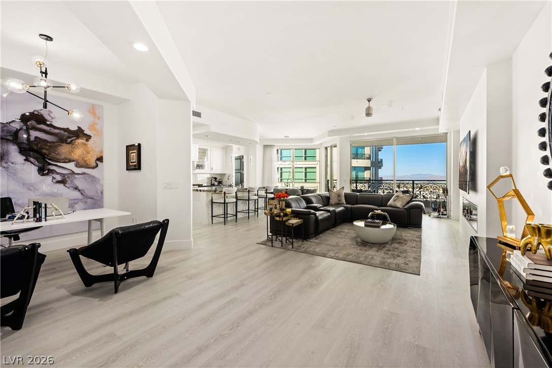 9103 Alta Drive 907