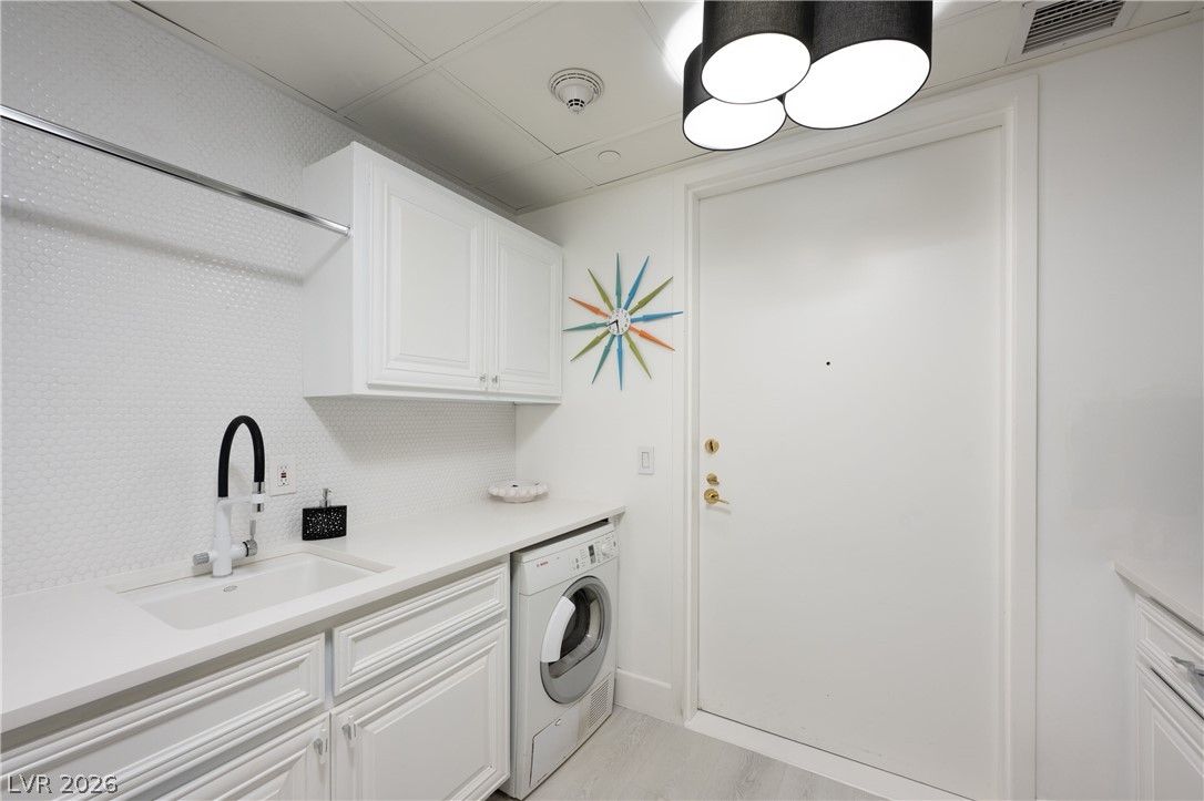 9103 Alta Drive 907