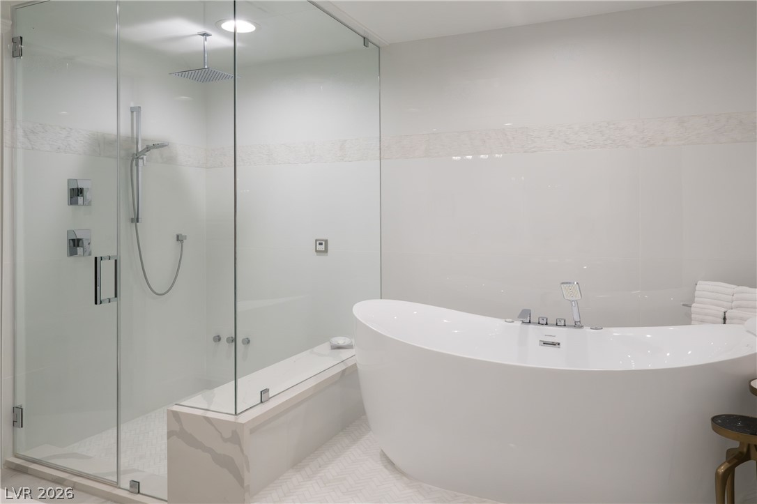 9103 Alta Drive 907