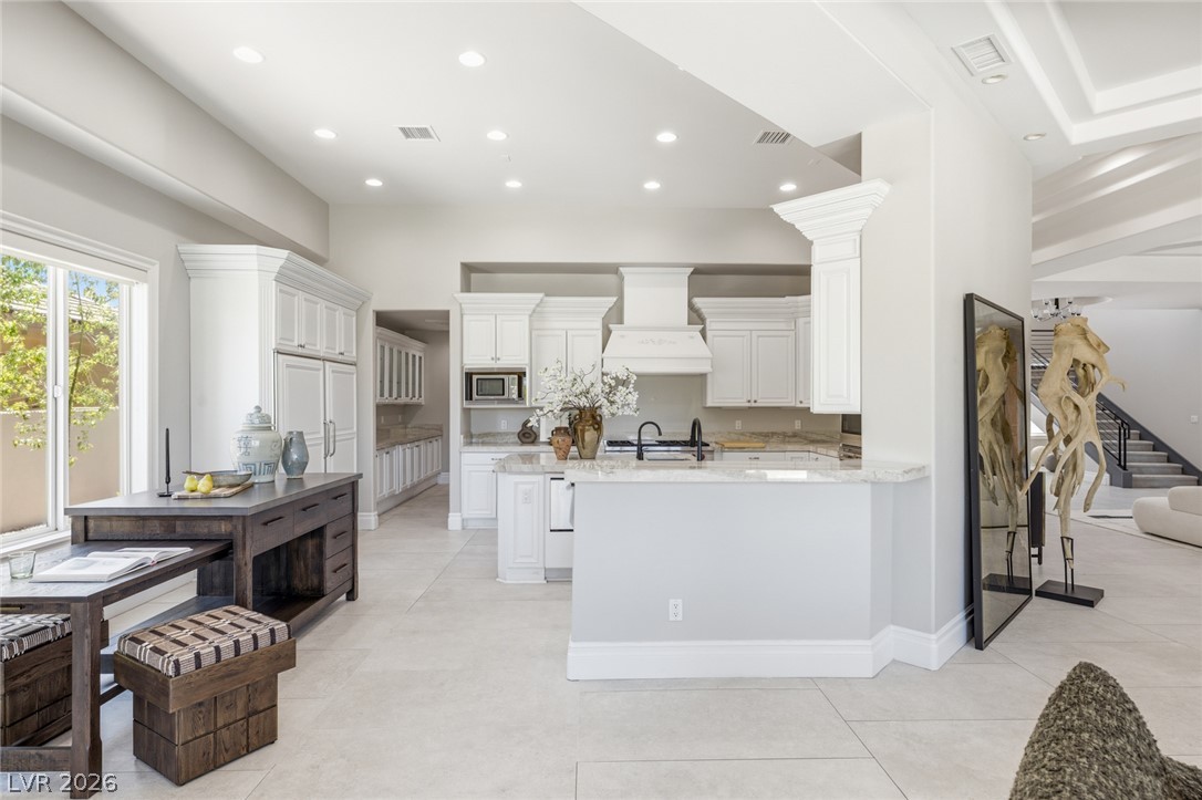 9328 Tournament Canyon Drive