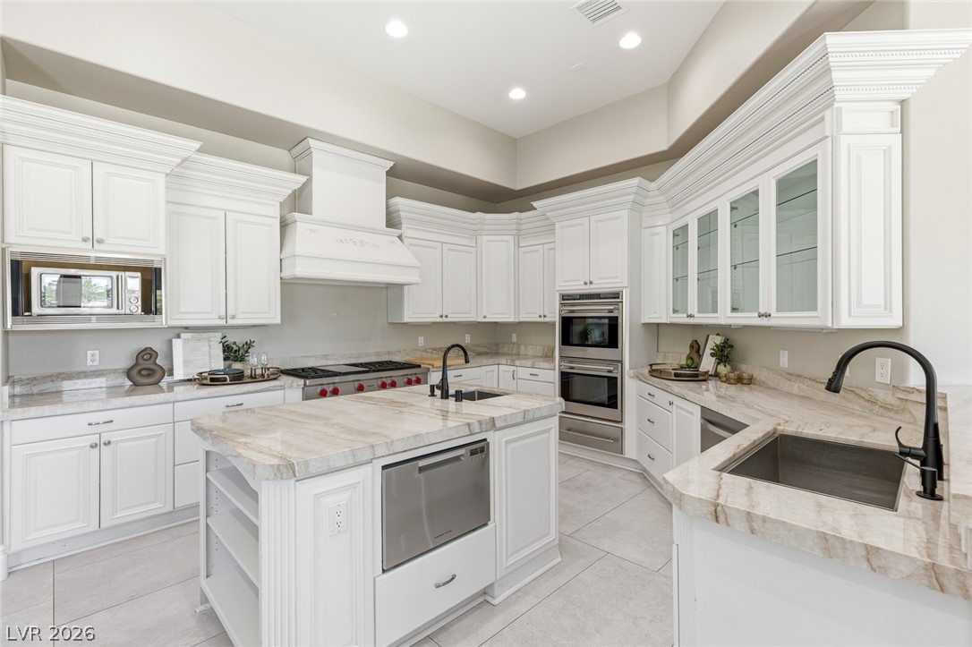 9328 Tournament Canyon Drive