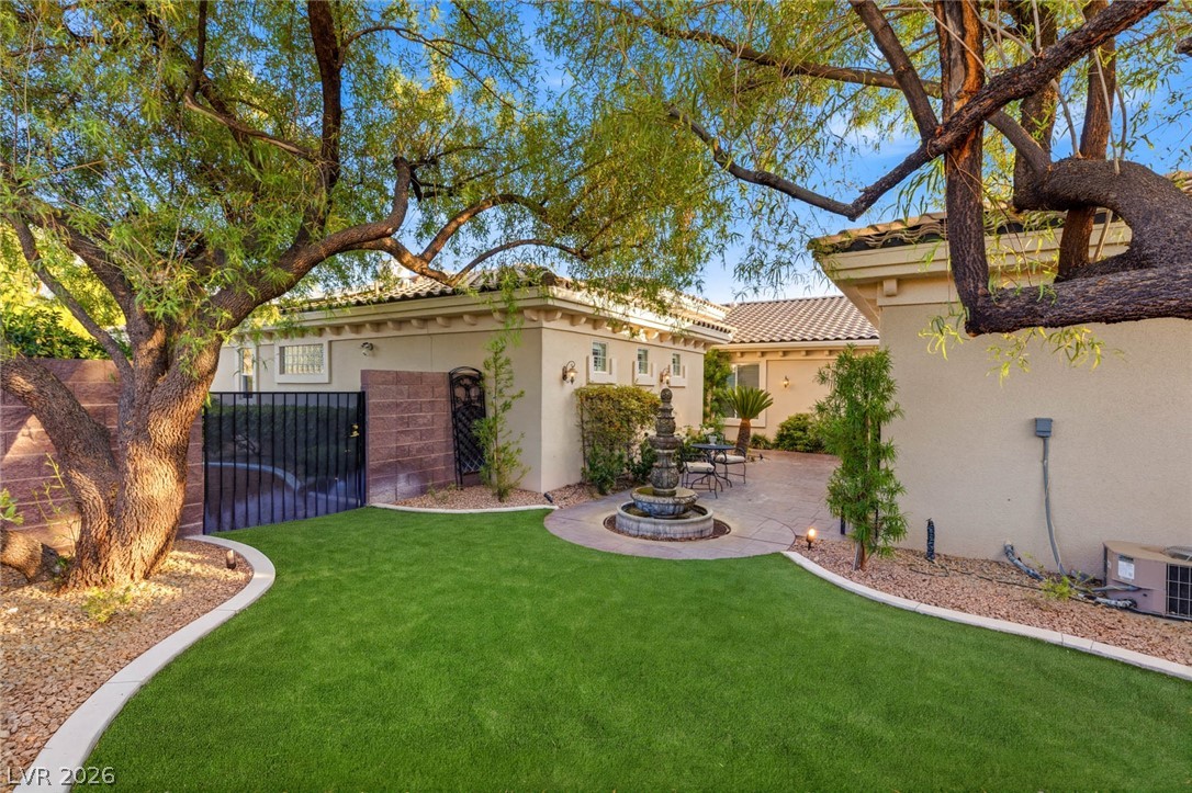 10925 Iris Canyon Lane