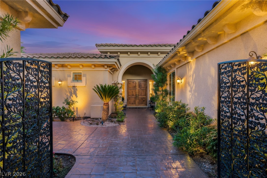 10925 Iris Canyon Lane