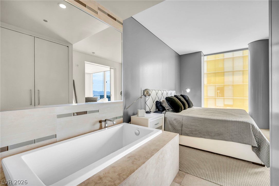 3726 Las Vegas Boulevard 2807