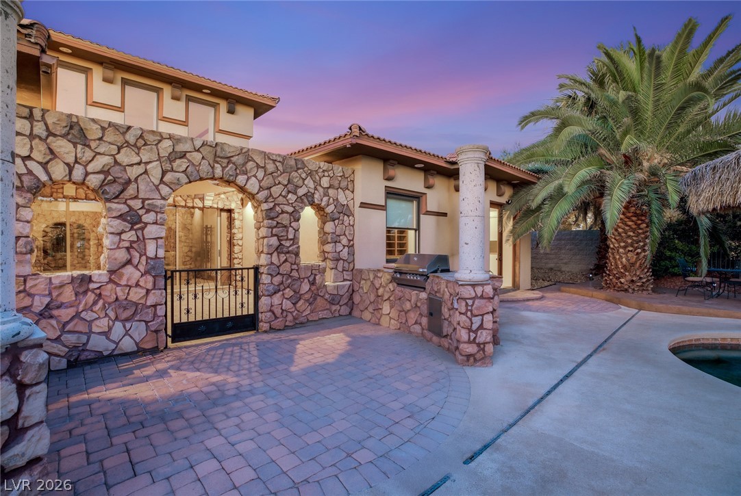 1369 Opal Valley Street