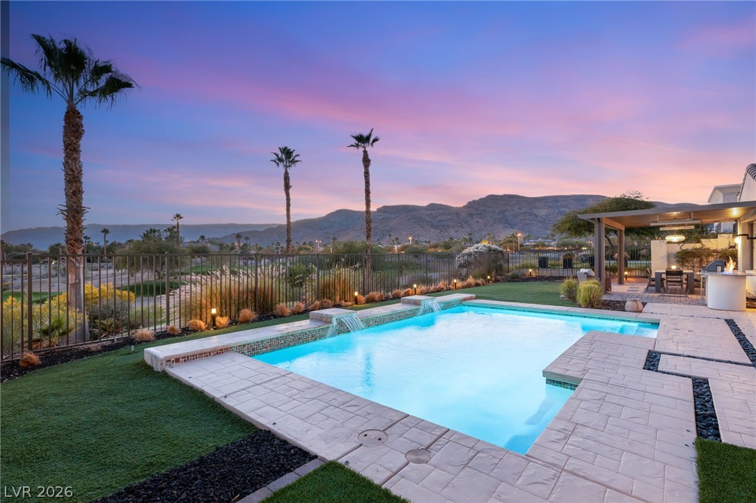11305 Golden Chestnut Place